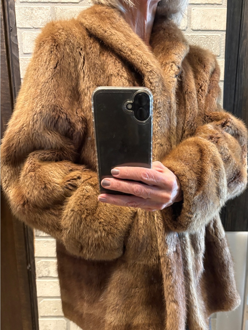 Luxurious Mink Fur Coat - Women